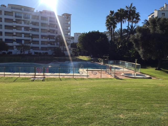 Large And Elegant In Puerto Banus With Pools And Paddle Apartment Marbella Bagian luar foto