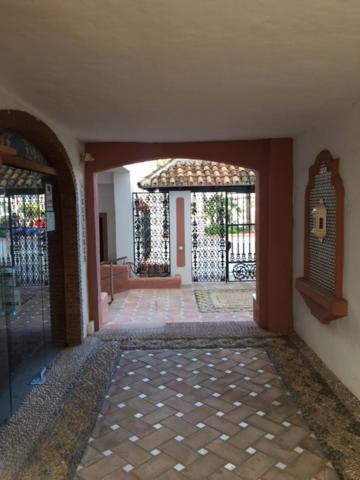 Large And Elegant In Puerto Banus With Pools And Paddle Apartment Marbella Bagian luar foto