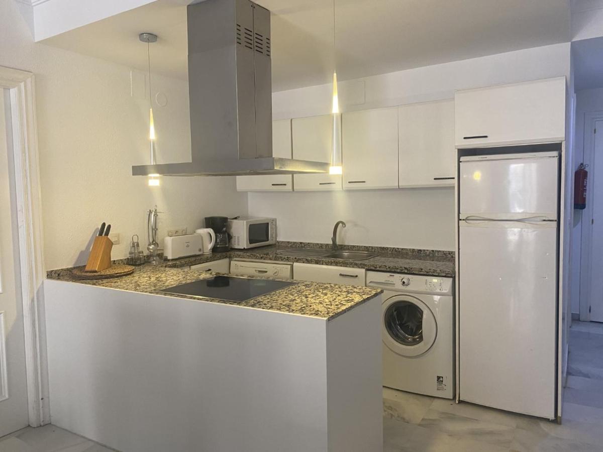 Large And Elegant In Puerto Banus With Pools And Paddle Apartment Marbella Bagian luar foto